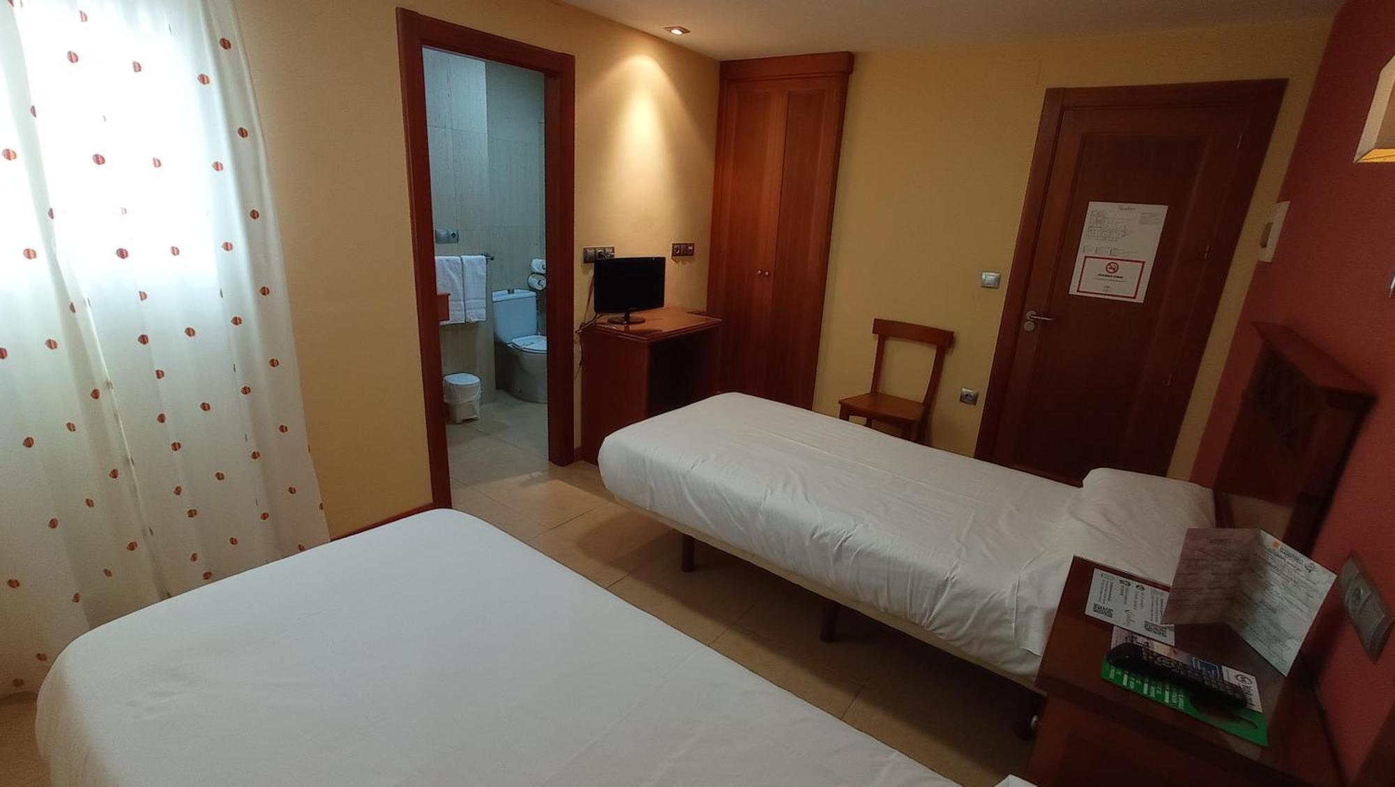 Pension Restaurante Casablanca Torreperogil Værelse billede